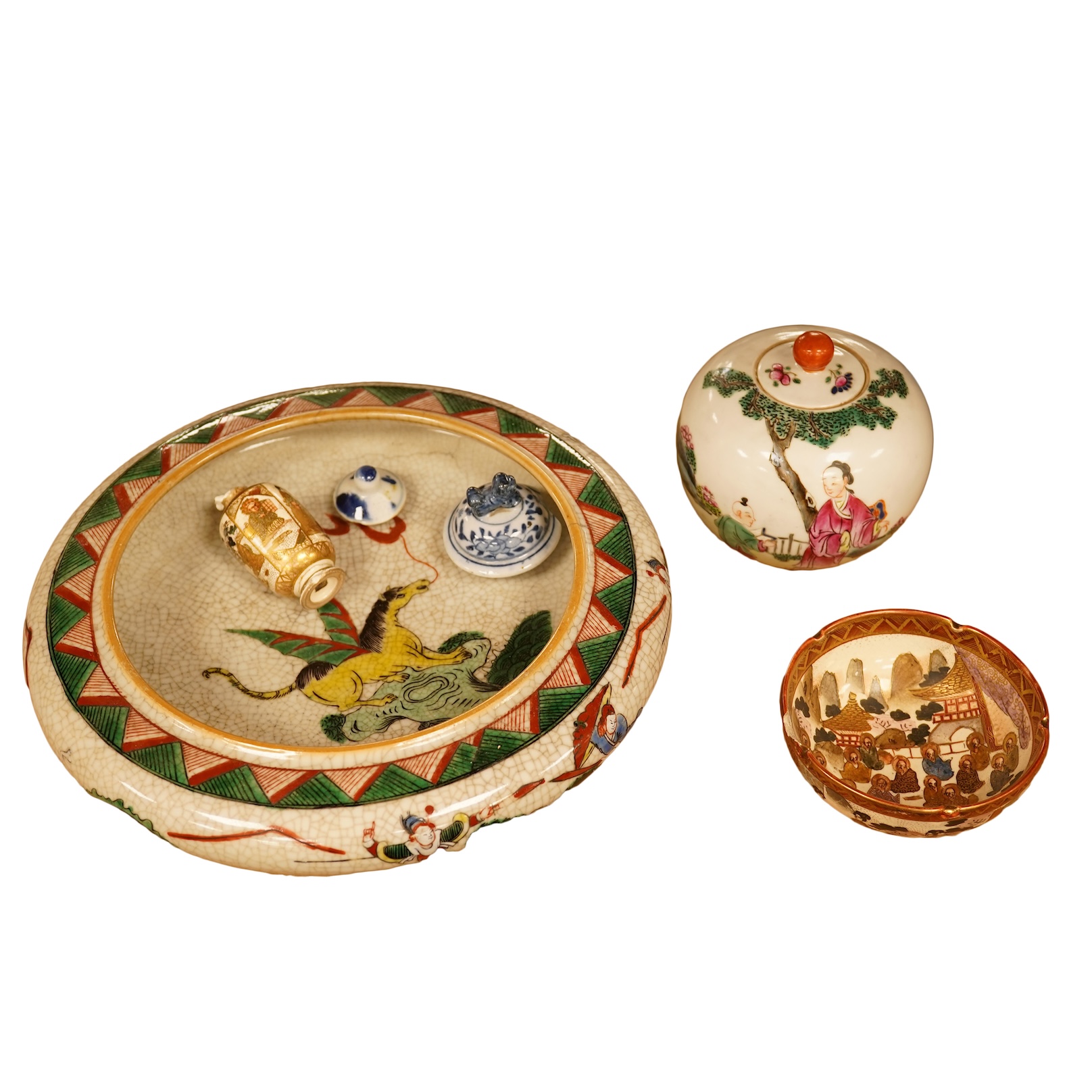 A mixed group of Chinese and Japanese ceramics (6)